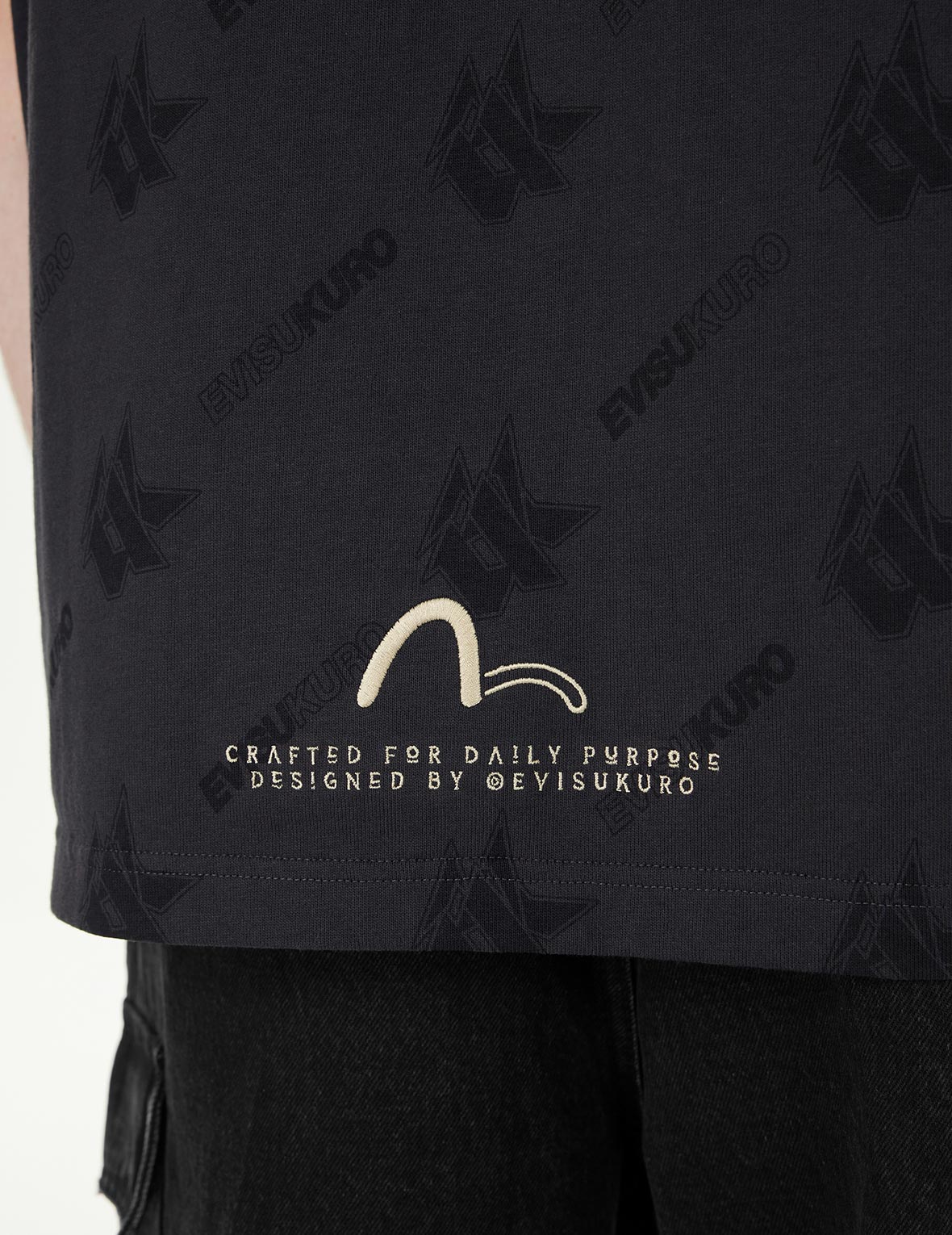 Monogram Logo Print Relax Fit T-shirt - Image 7