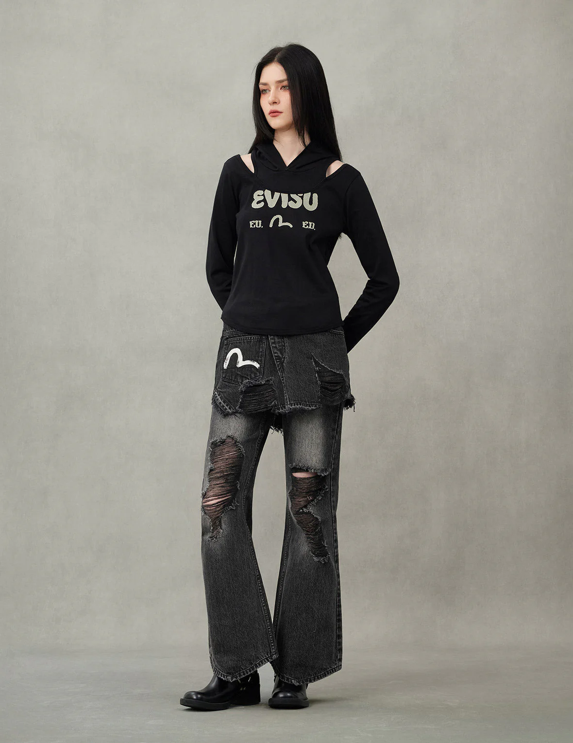 Mottled Seagull and Distressed Fashion Fit Denim Skorts - Image 5
