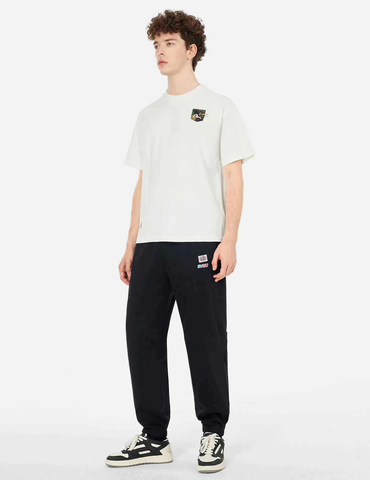 Multi-embroidery and Multi-pocket Relax Fit T-shirt - Image 4