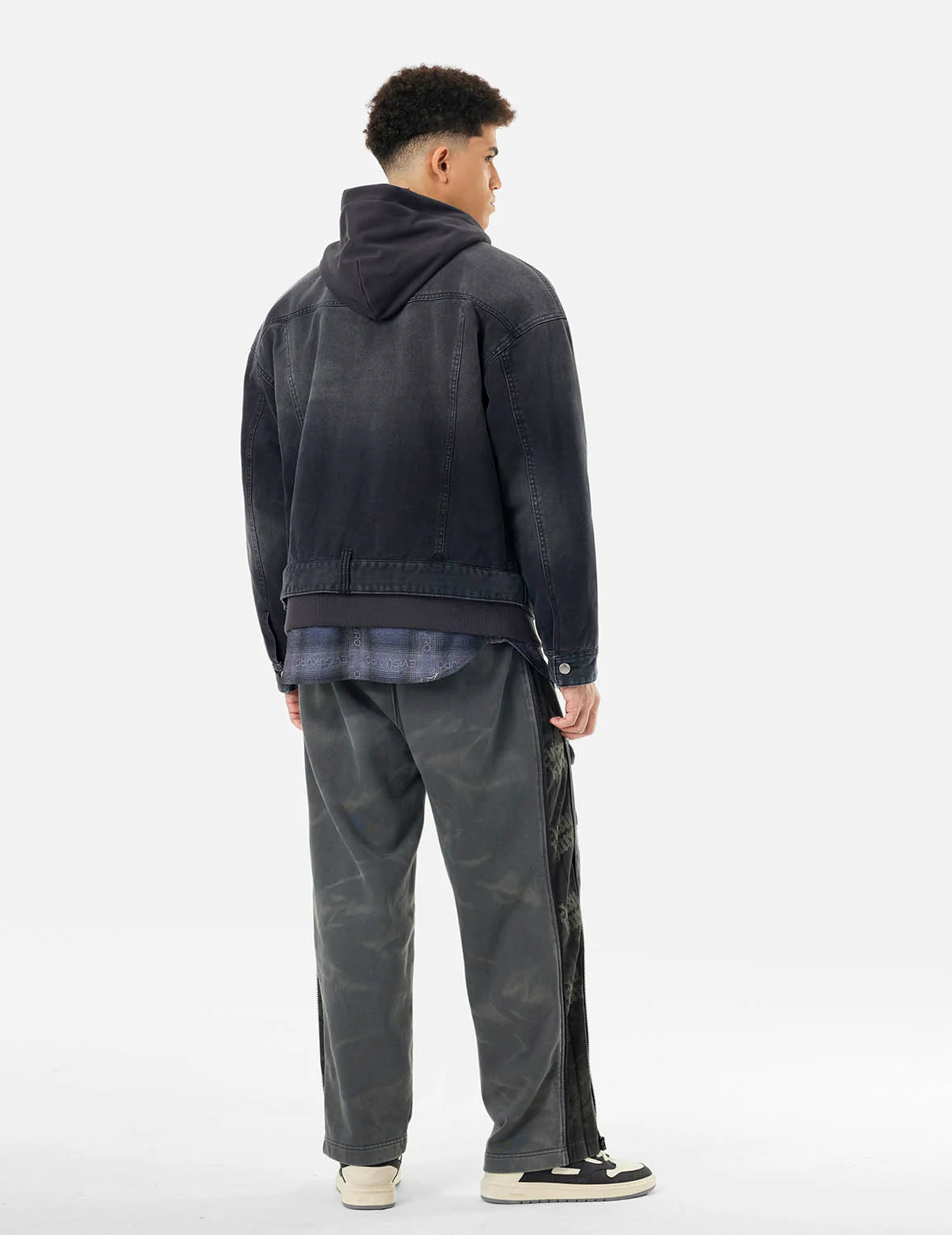 Multi-pocket and Layering Effect Relax Fit Trucker Jacket - Image 6