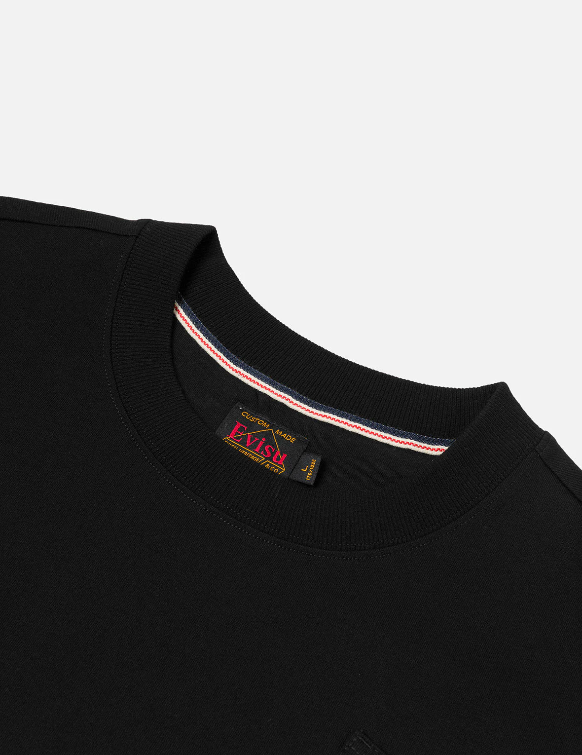 Multi-Pocket and Multi-Print Detail Relax Fit T-Shirt - Image 18