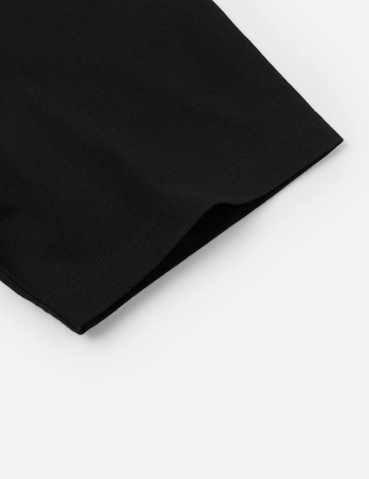 Multi-Pocket and Multi-Print Detail Relax Fit T-Shirt - Image 21