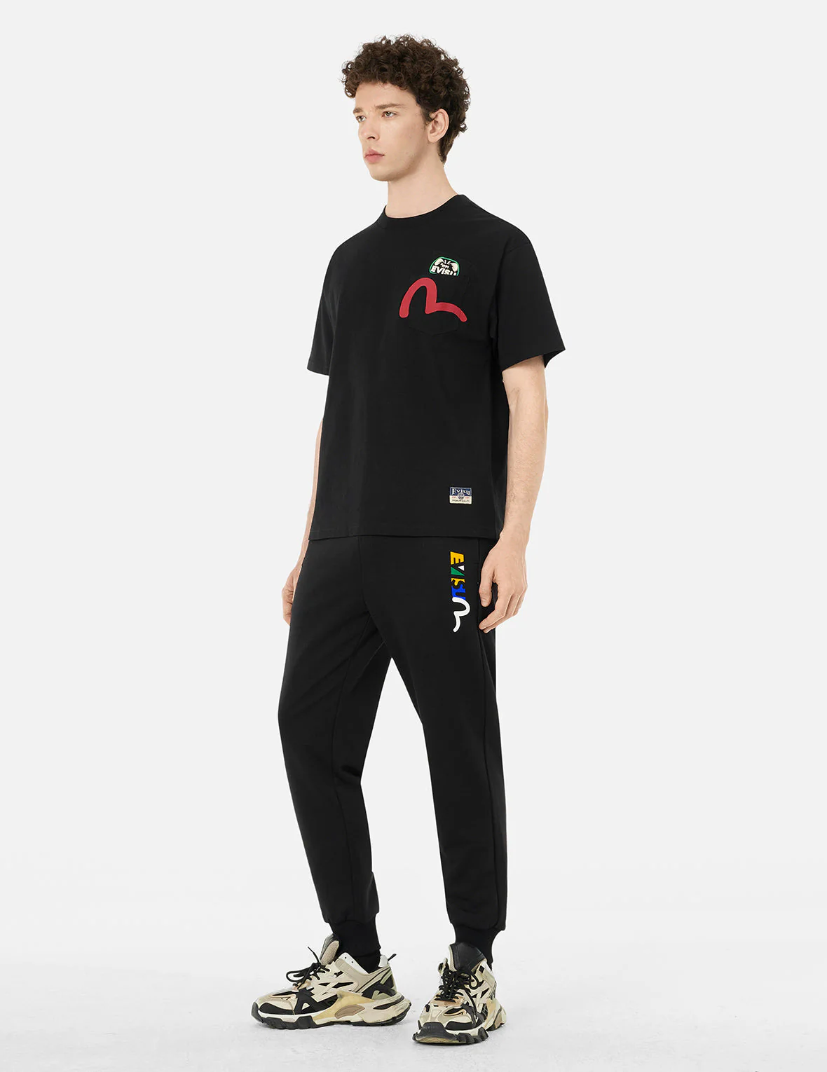 Multi-Pocket and Multi-Print Detail Relax Fit T-Shirt - Image 6