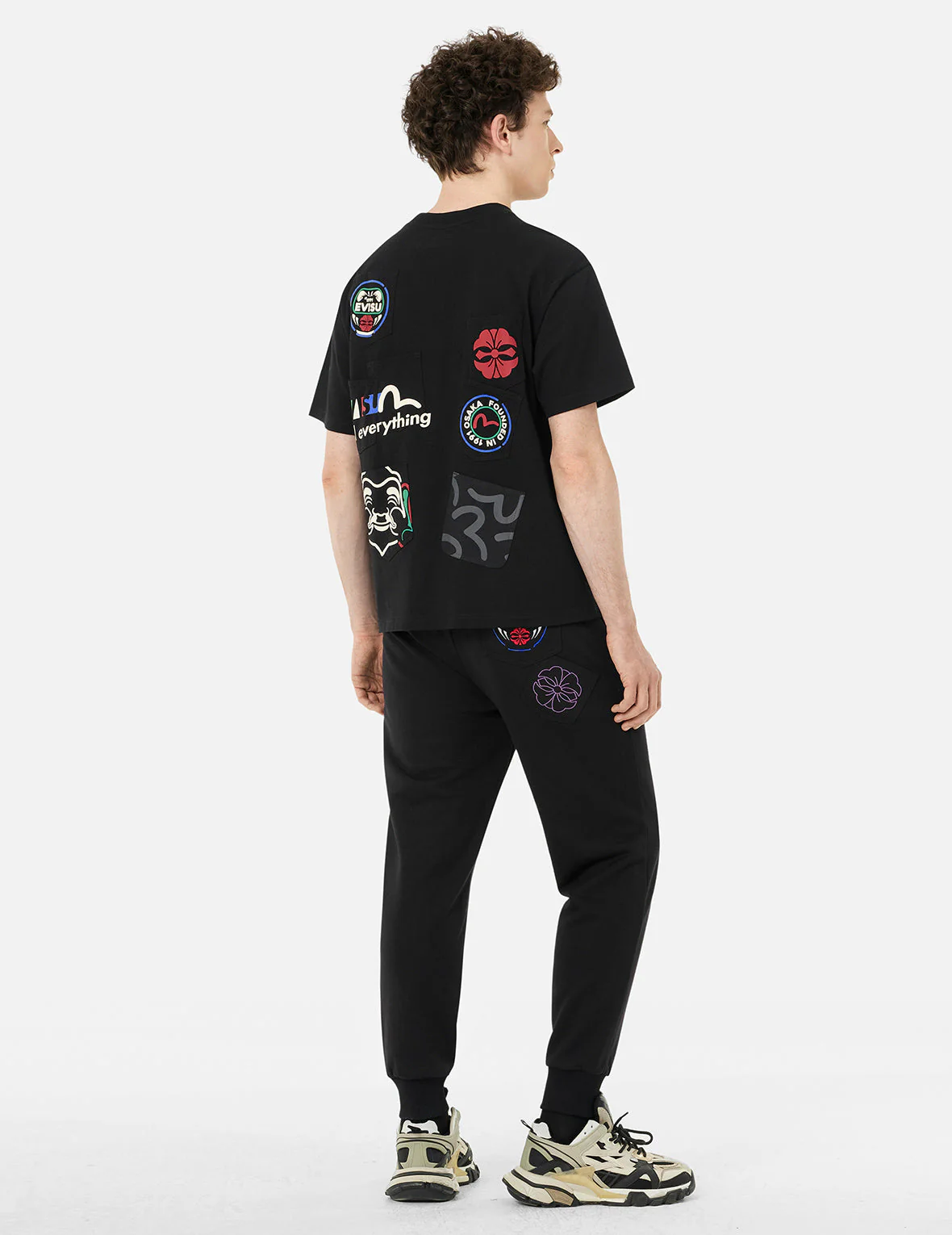 Multi-Pocket and Multi-Print Detail Relax Fit T-Shirt - Image 8