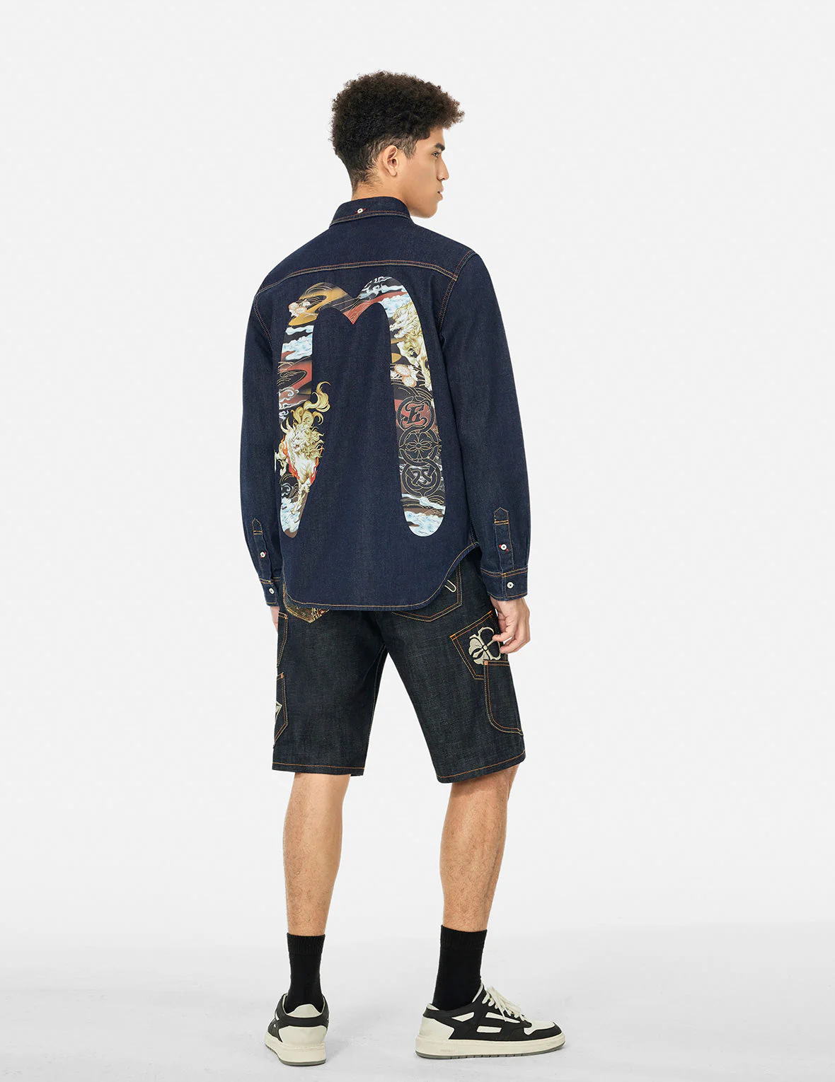 Multi-Pocket with Brocade Patch Regular Fit Denim Shorts - Image 3