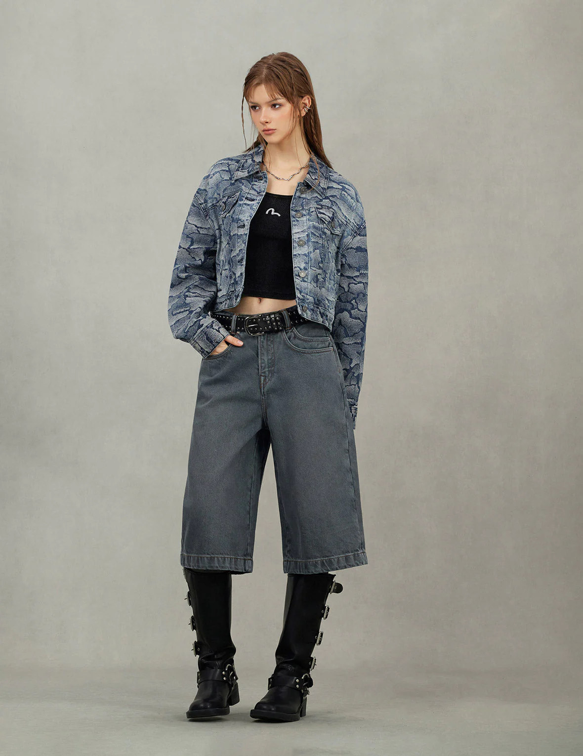 Multi-Pocket with Multi Logos Embroidery Cropped Jeans - Image 5