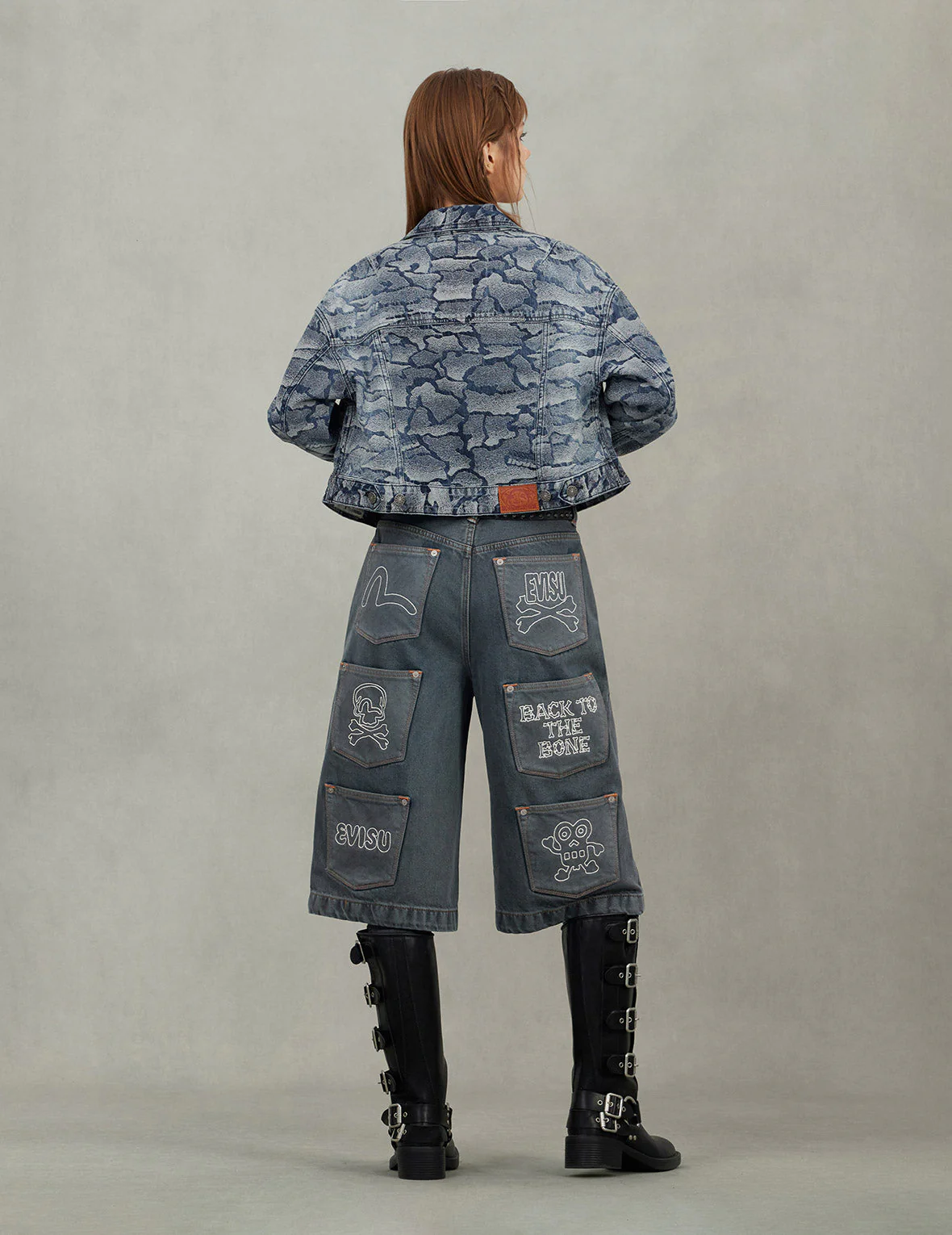 Multi-Pocket with Multi Logos Embroidery Cropped Jeans - Image 6