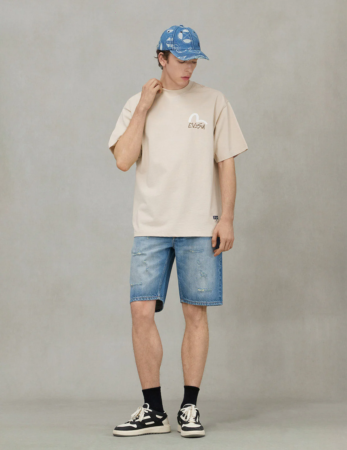 Playful Seagull and The Great Wave Print Regular Fit Denim Shorts - Image 3