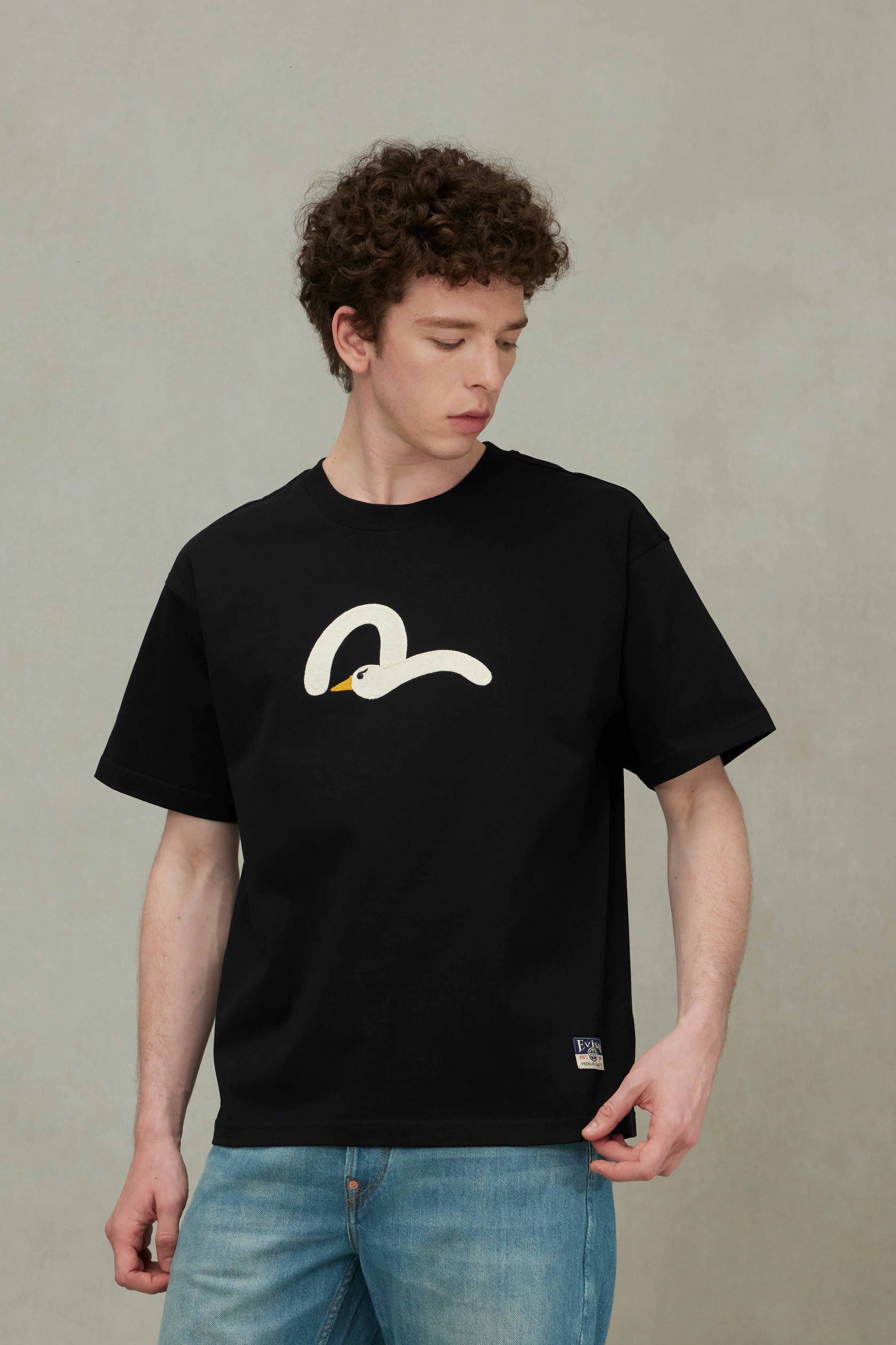 Playful Seagull Embroidery Relax Fit T-Shirt - Image 9