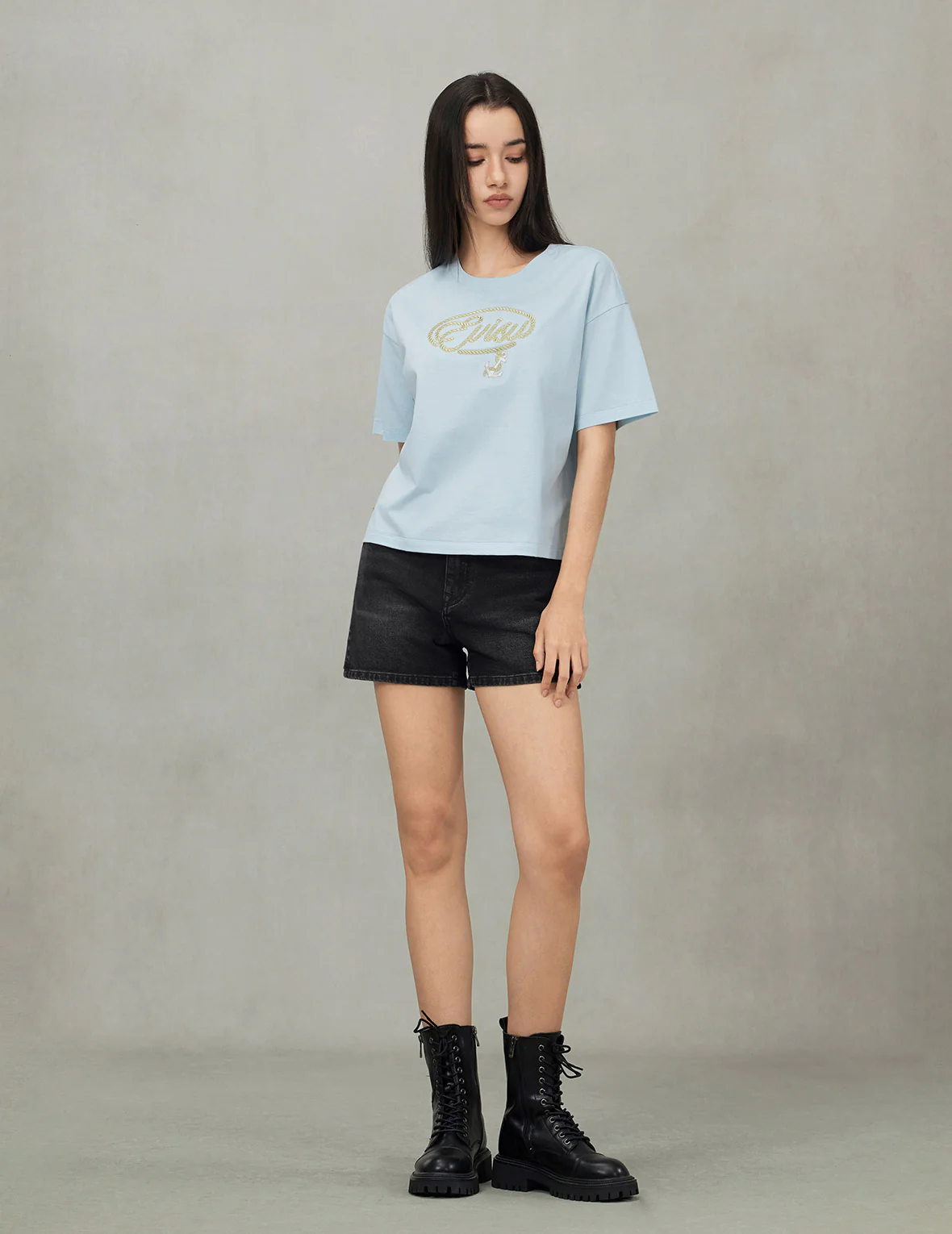 Rope Twist Logo and Anchor Embroidery Cropped T-Shirt - Image 3