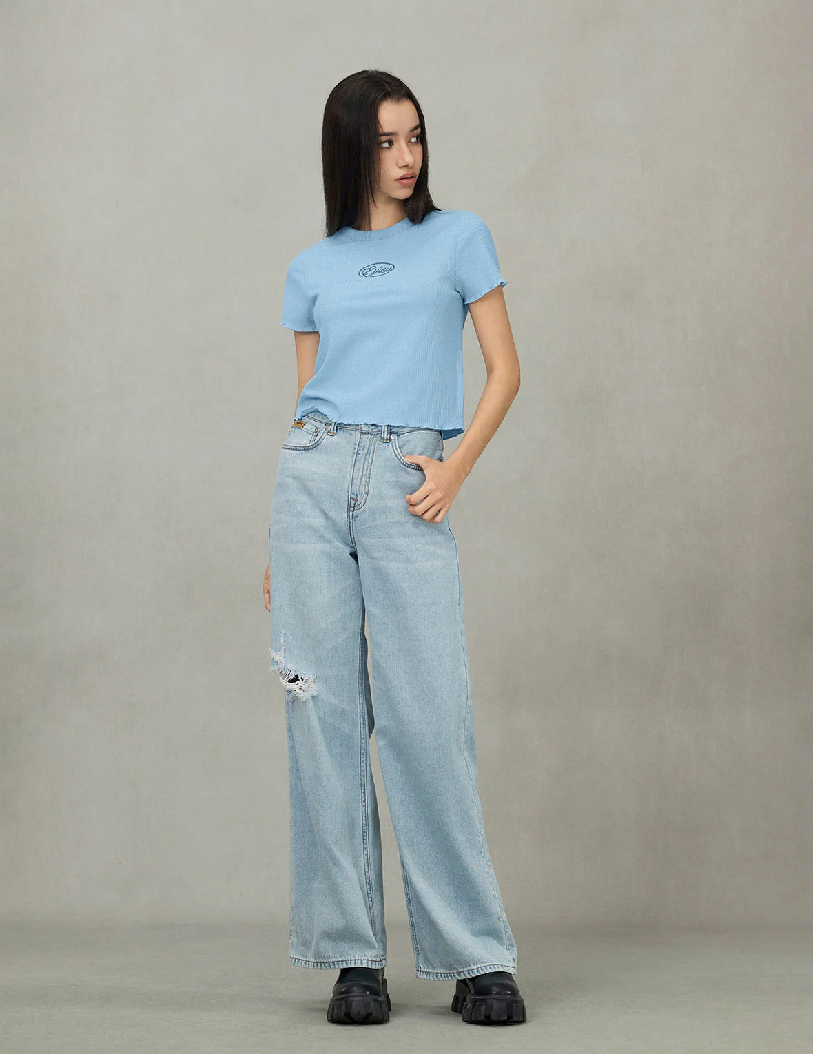 Rope Twist Logo Embroidery Fashion Fit T-shirt - Image 7
