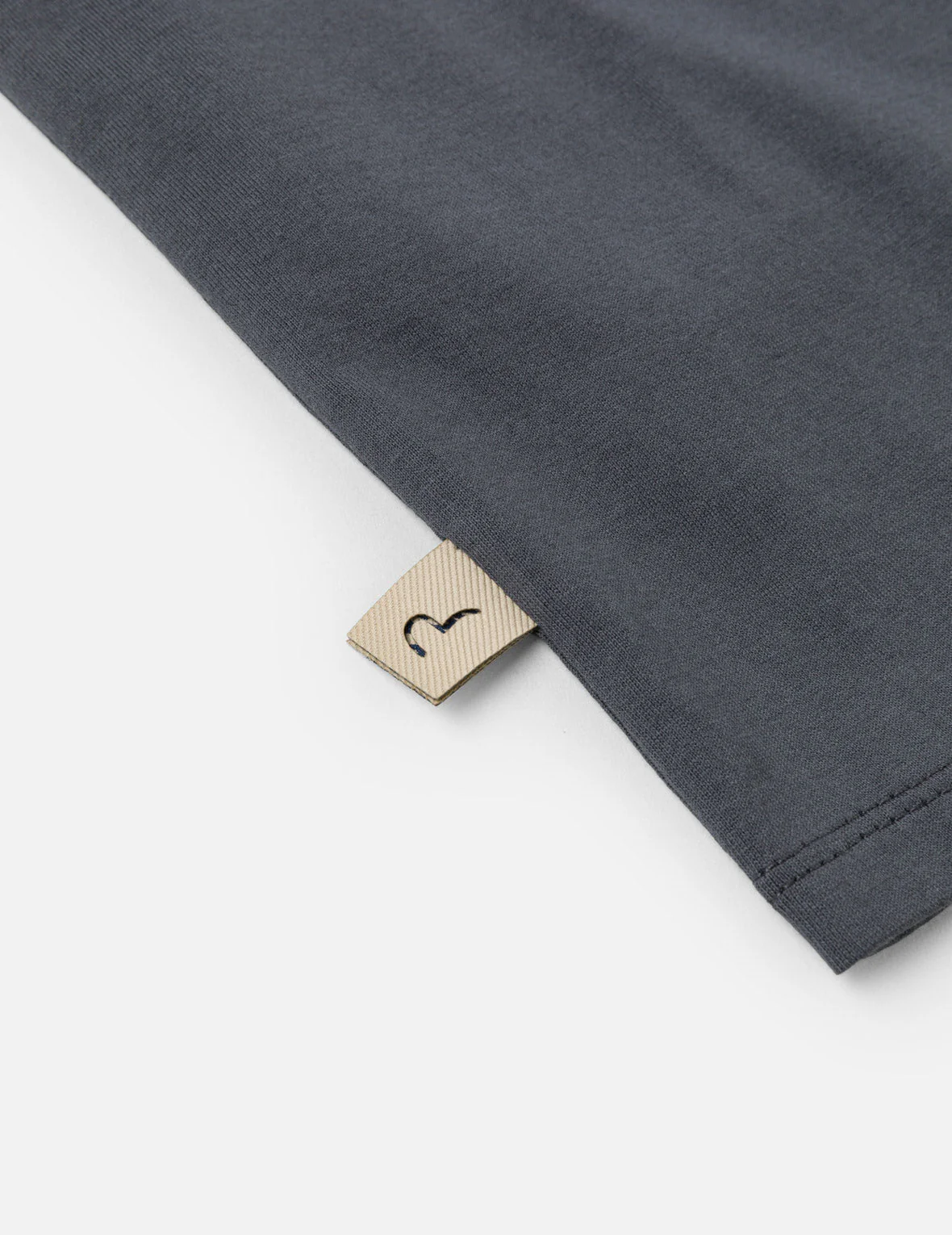 Sakura Embroidery Seagull Print T-Shirt - Image 16