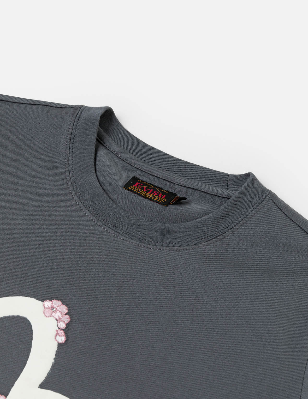 Sakura Embroidery Seagull Print T-Shirt - Image 18