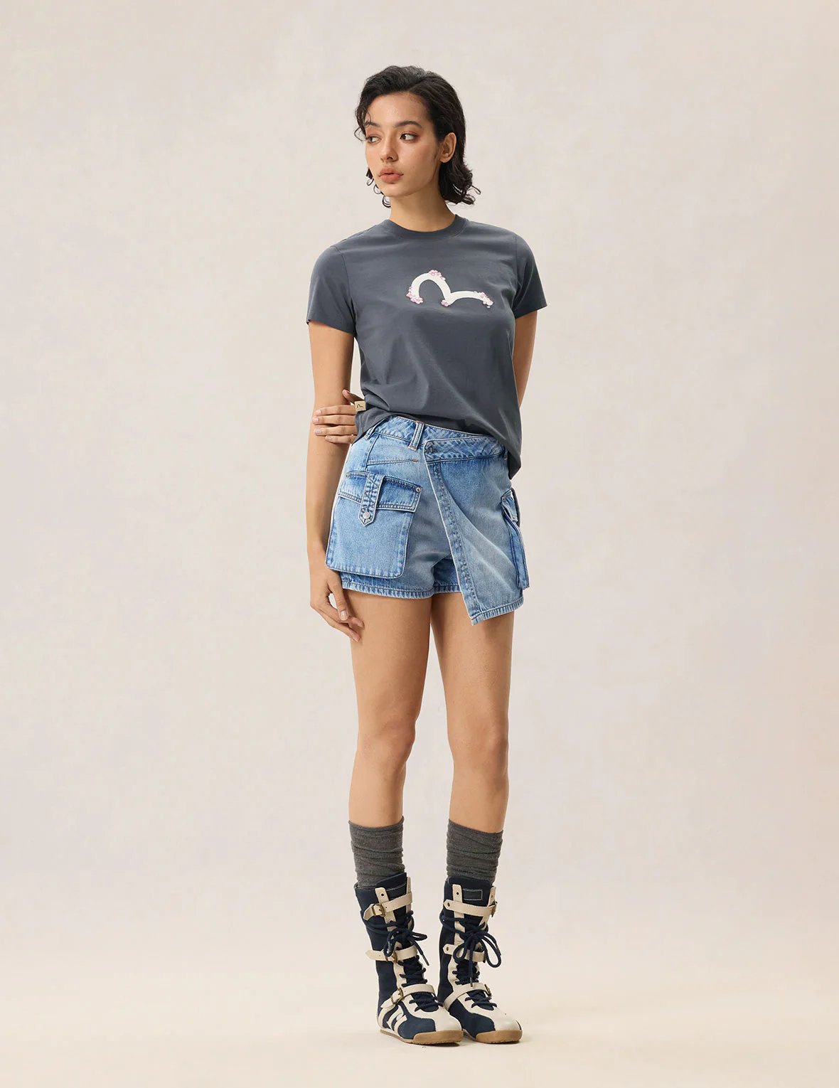 Sakura Embroidery Seagull Print T-Shirt - Image 7