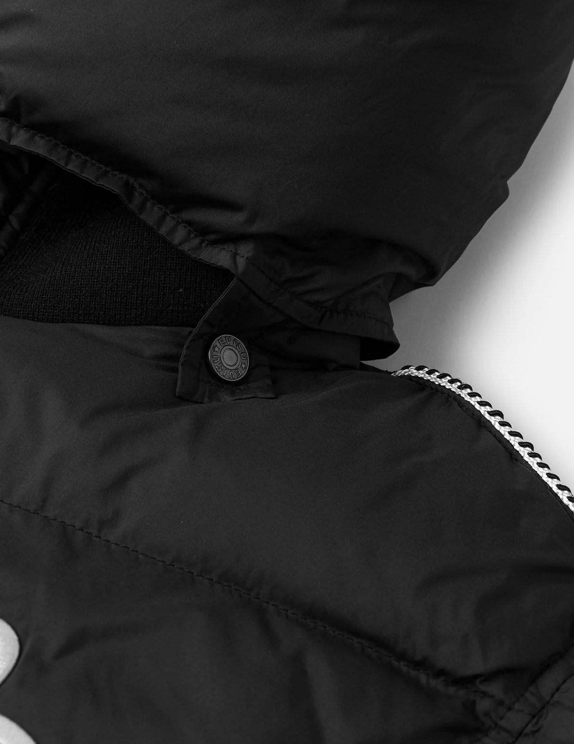 Seagull and Logo Embroidery Fashion Fit Down Jacket with Detachable Hood - Image 10
