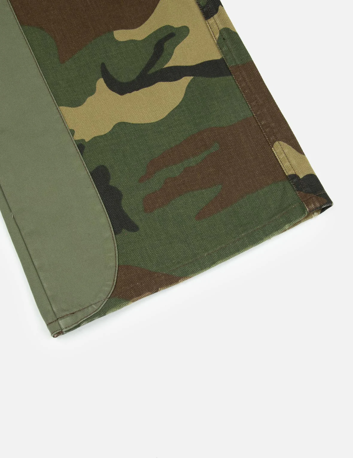 Seagull Appliqué Embroidery Baggy Fit Camo Parachute Pants - Image 11