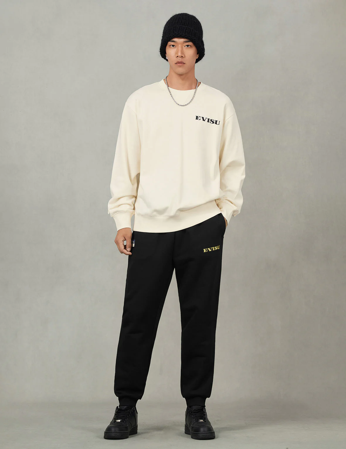 Seagull Brocade Appliqué Gold Thread Logo Regular Fit Sweatpants - Image 10