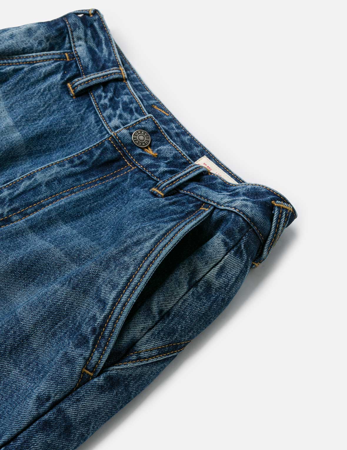 Seagull Embossed Fashion Fit Pleated Jeans - Image 10