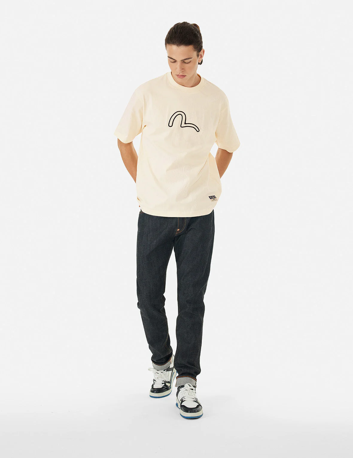Seagull Embroidery and Allover Flocking Patterns Relax Fit T-shirt - Image 12