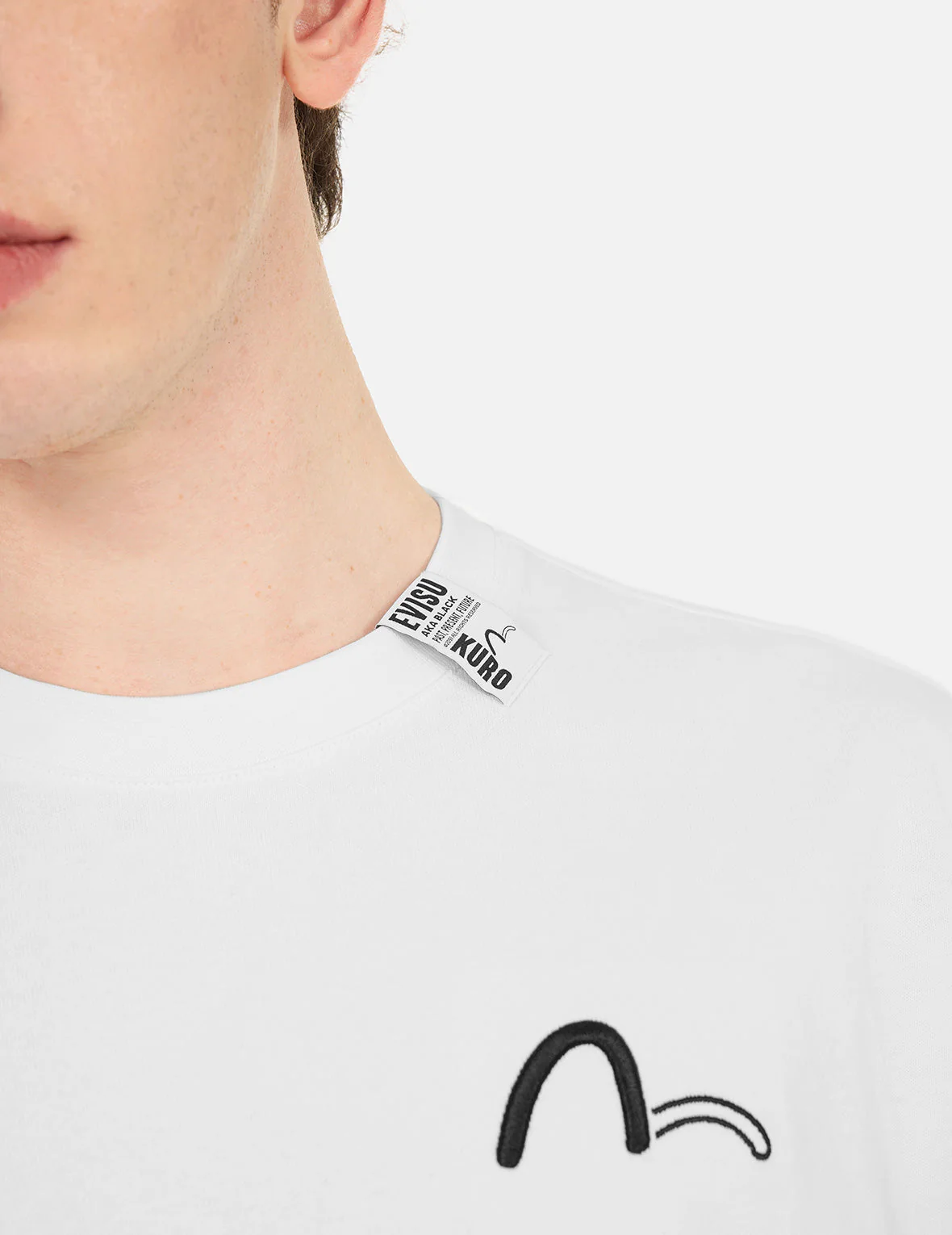 Seagull Embroidery and Logo Print Regular Fit T-shirt - Image 9