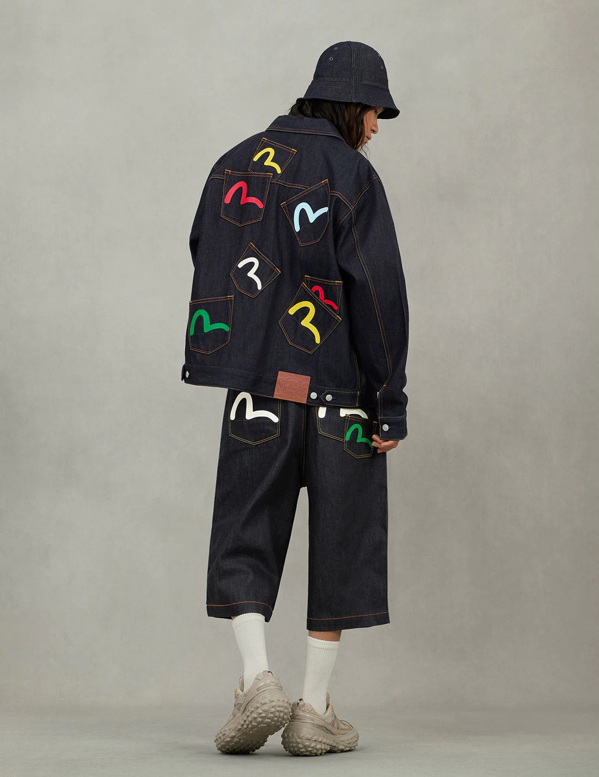 Seagull Print and Multi-Pocket Fashion Fit Denim Shorts - Image 6