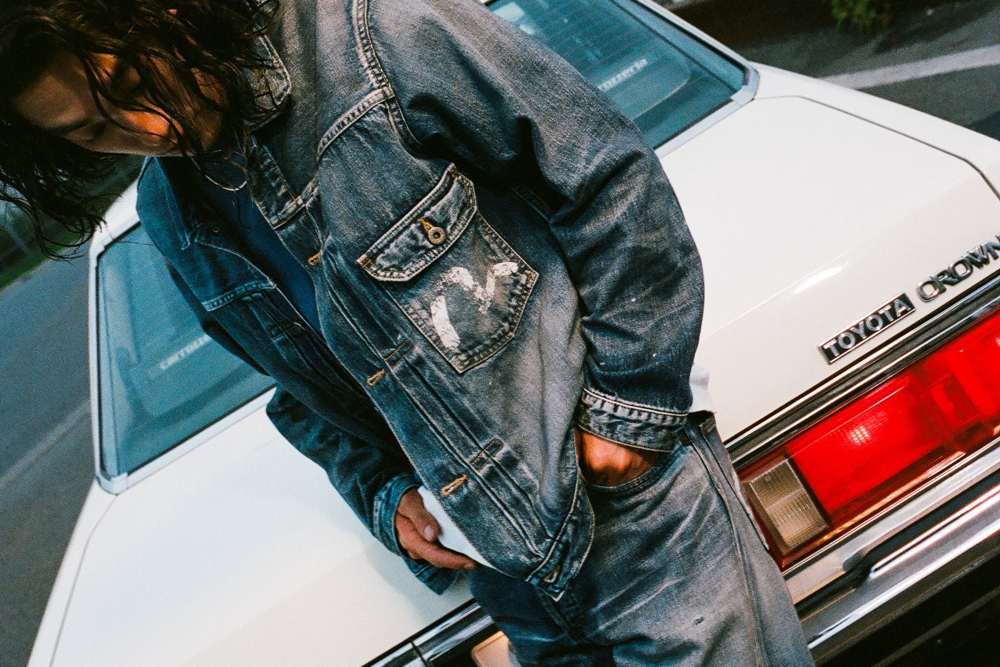 Seagull Print Regular Fit Denim Trucker Jacket - Image 10