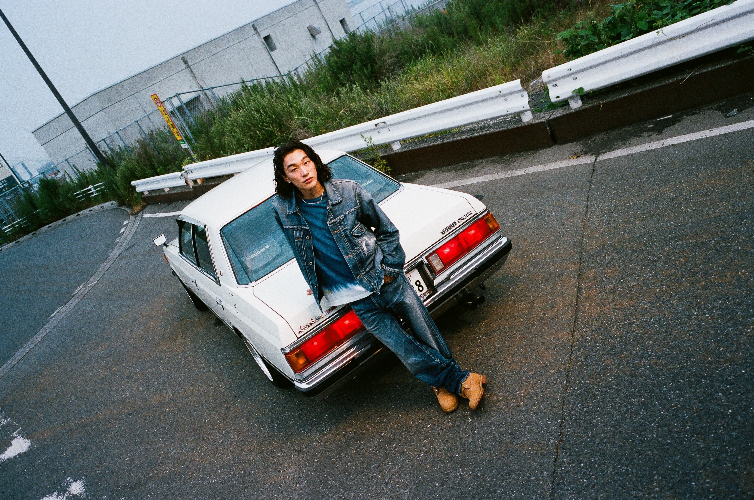 Seagull Print Regular Fit Denim Trucker Jacket - Image 11