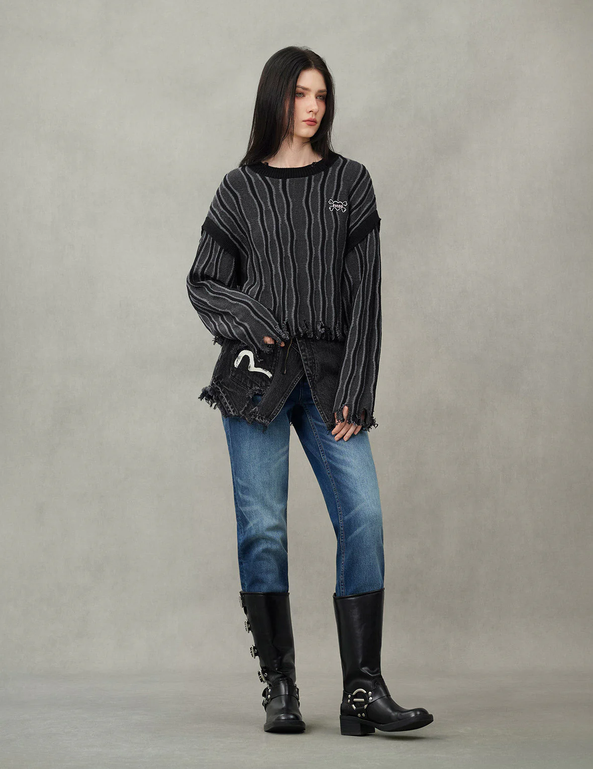 Skull Heart Appliqué Embroidery Fashion Fit Knitted Sweatshirt - Image 5
