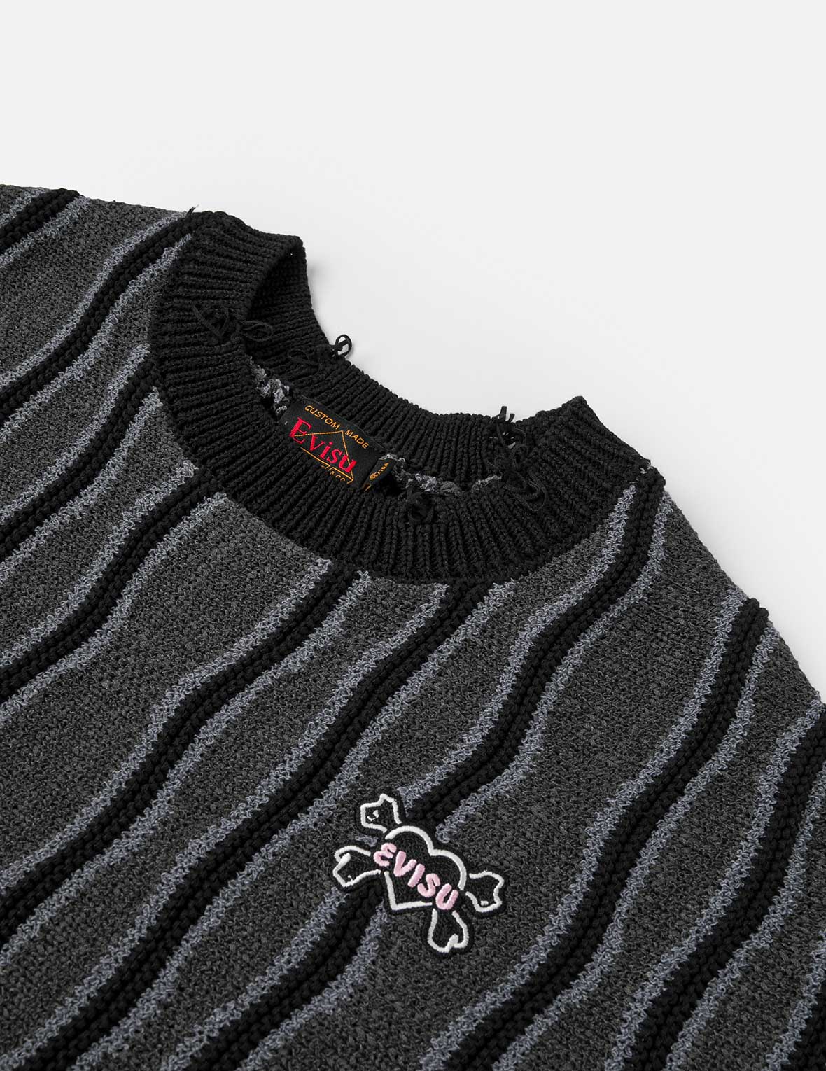 Skull Heart Appliqué Embroidery Fashion Fit Knitted Sweatshirt - Image 8