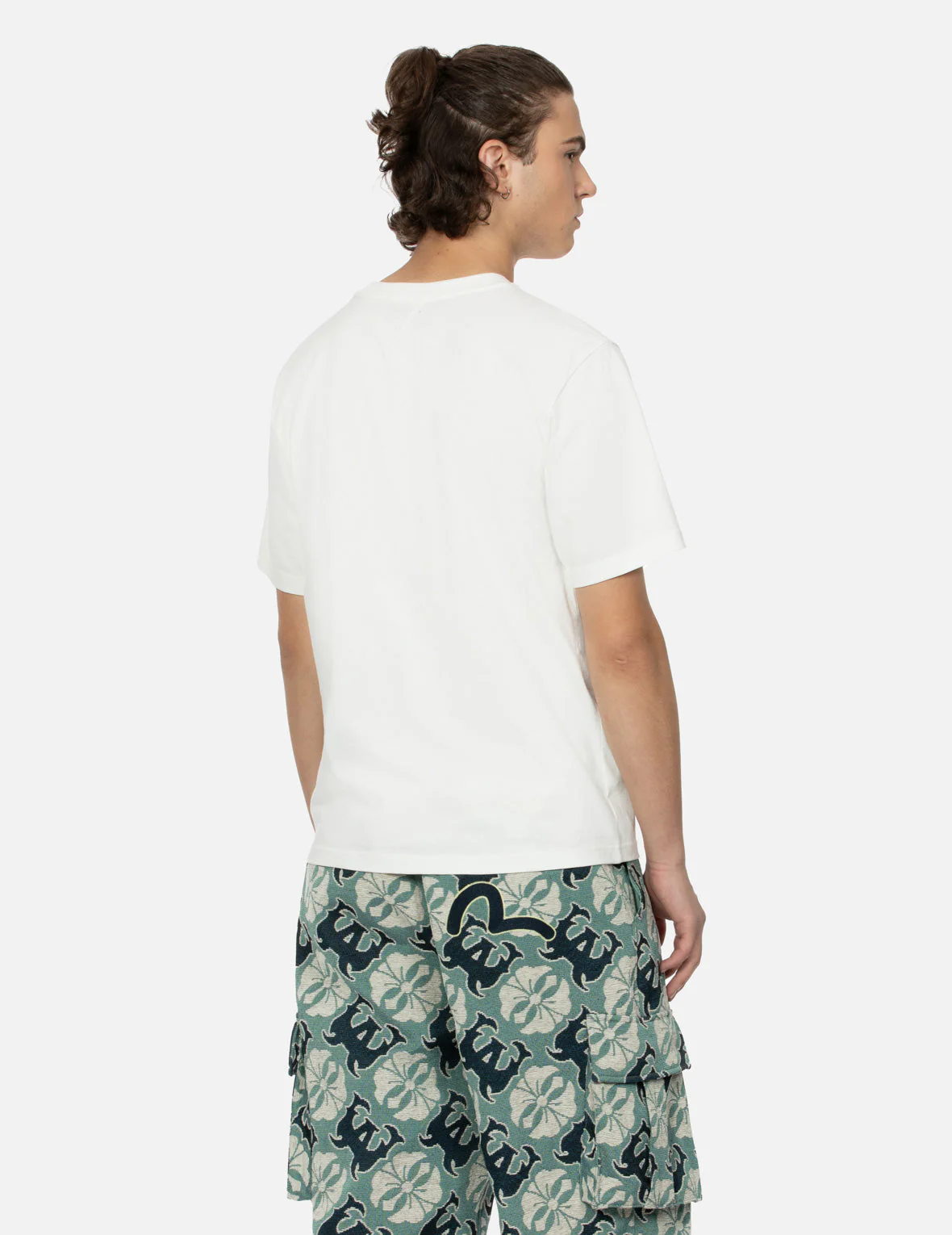 Tanuki and Daruma Print Regular Fit T-Shirt - Image 16