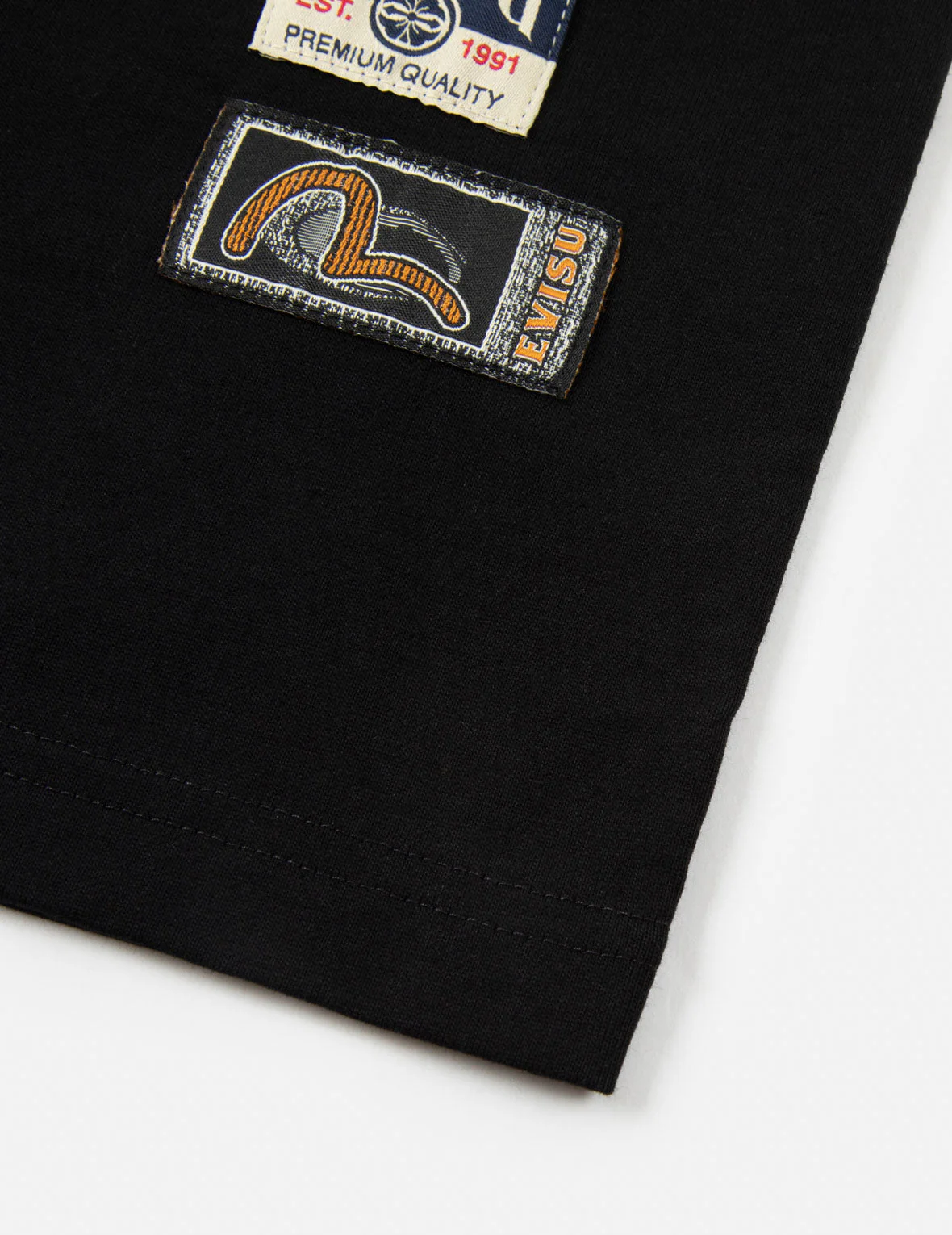 Tanuki and Daruma Print Regular Fit T-Shirt - Image 23
