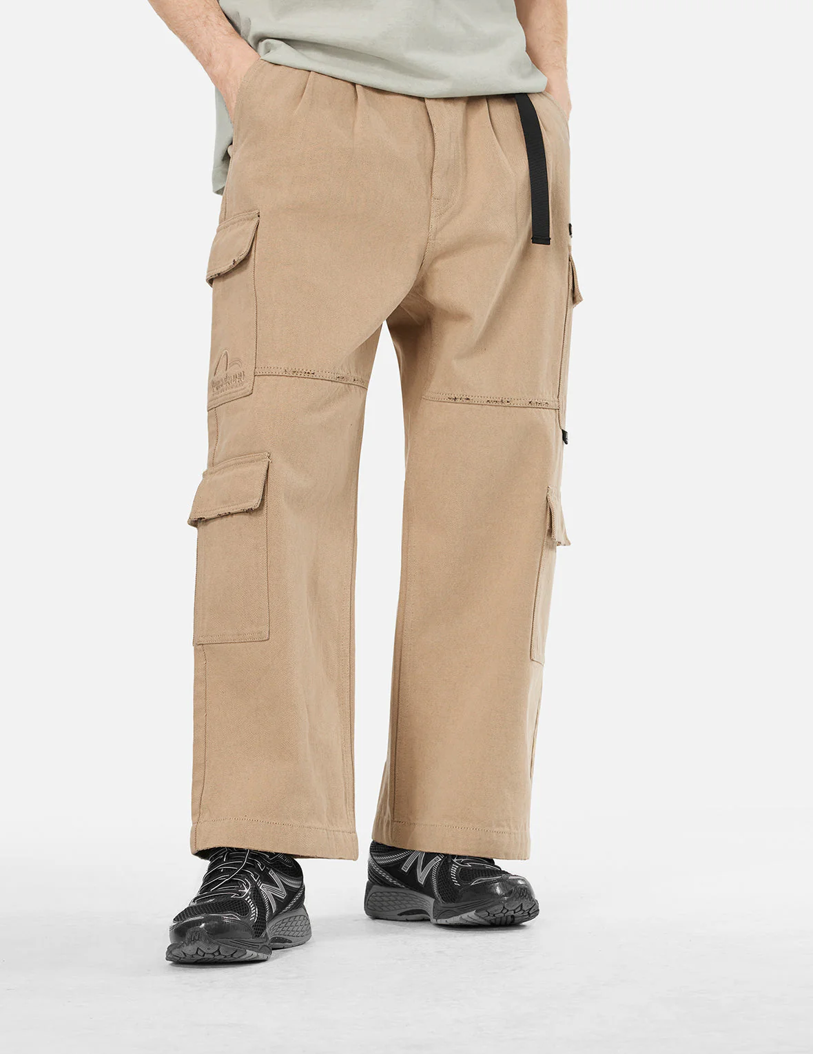 Two Tone Distressed Oversized Cargo Pants - Image 9
